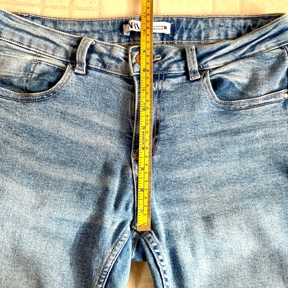 Zara Jeans - Light-wash  Size 6 - Picture 6 of 8